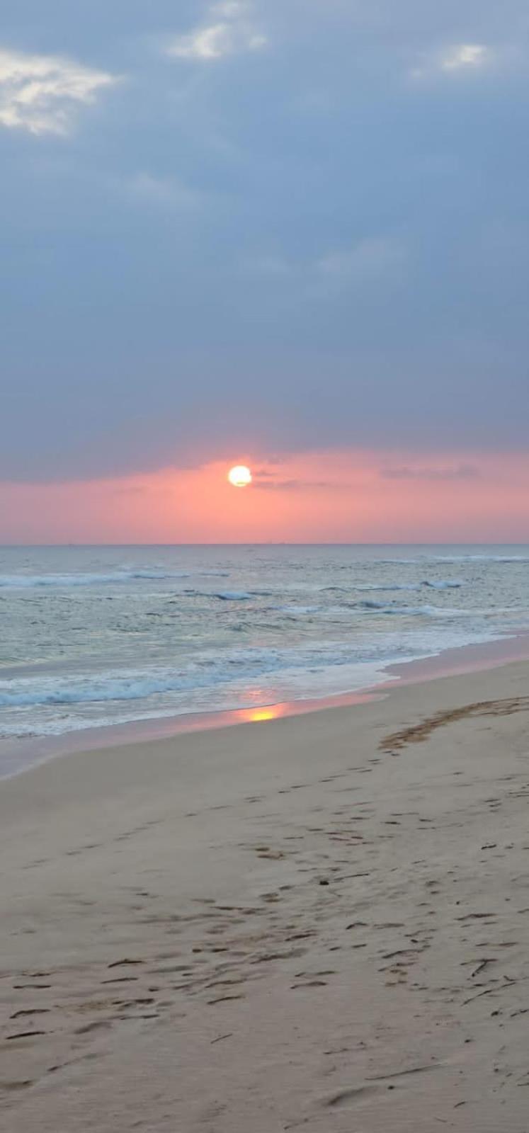 White Surfing Beach Resort Unawatuna Exteriér fotografie